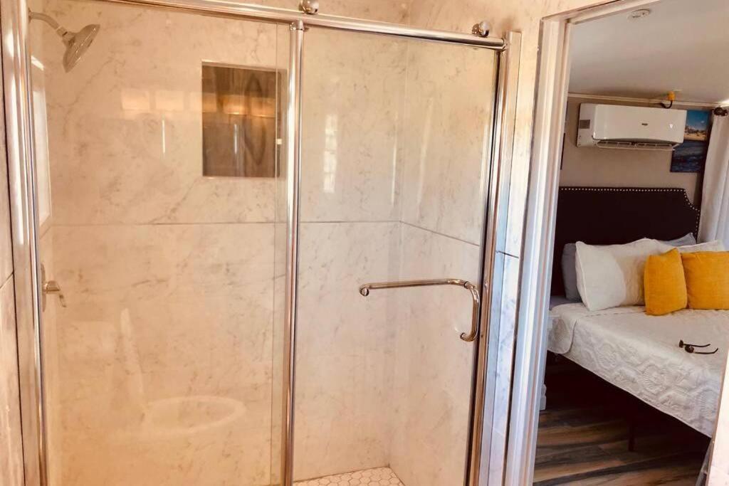נסאו King & Queen Suite #8 מראה חיצוני תמונה